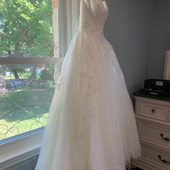 Randy fenolo wedding dress. - Picture 7 of 8
